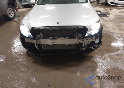 2018 Mercedes-Benz C 300 4Matic z USA, uszkodzony, nr VIN WDDWF4KB0JR393774